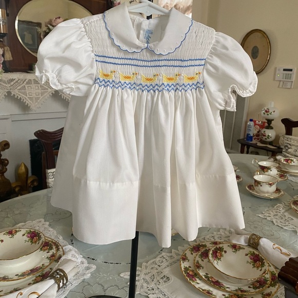 A Little Angel Vintage Infant Girls Smocked Dress size 24 months - Picture 13 of 16